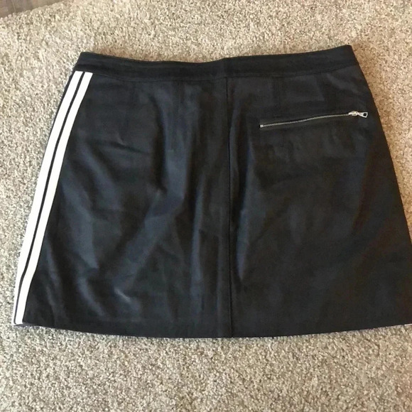 rag & bone lamb leather black skirt white side stripes Sz 4 Excellent Condition - Picture 9 of 11